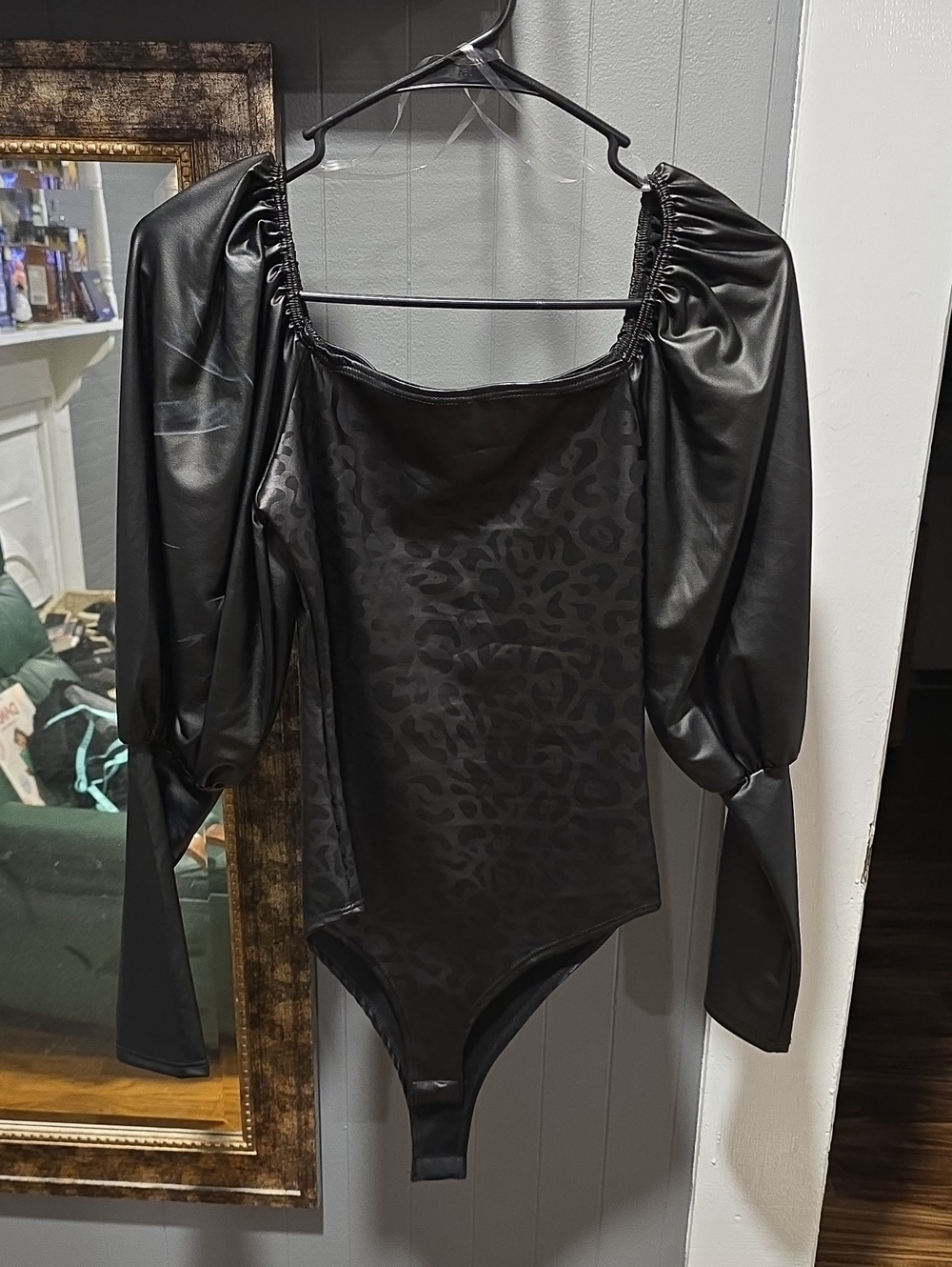 NYLON APPAREL